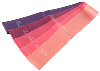 Wie man Widerstandsbänder Brustübungen macht Wie man Widerstandsbänder Brustübungen macht