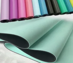 PU-Gummi-Yogamatte mit hoher Dichte mit &uuml;berlegenem Griff f&uuml;r hei&szlig;es Yoga