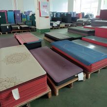 Material, Sie können unterschiedliche Materialien für Ihre benutzerdefinierte Yogamatte auswählen, z. B. Naturkautschuk, Per, Pu, Cork, TPE, PVC, Wildleder, EVA, Jute, Hanf, NBR usw. Unterschiedliche Materialien haben unterschiedliche Eigenschaften, eine breite Palette von Materialien, um Ihre Bedürfnisse zu erfüllen.