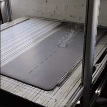 Druckprozess gibt es verschiedene Unterschiede Druckmethoden wie Screen -Druck, Wärmeübertragungsdruck, UV -Druck usw. Wir werden den besten Druck nach den Materialien Ihrer benutzerdefinierten Yogamatte auswählen.