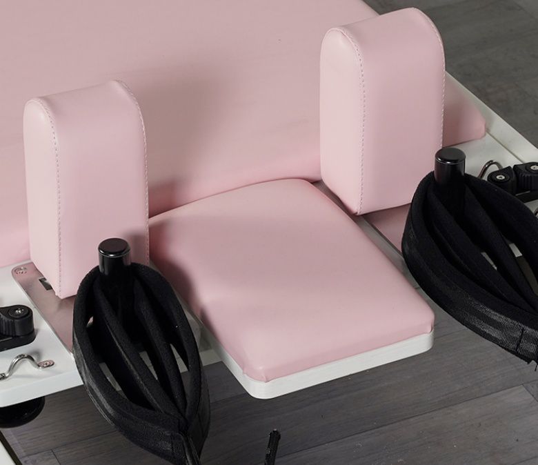 Weiß gestrichene Eiche Pink Pilates Ausrüstung