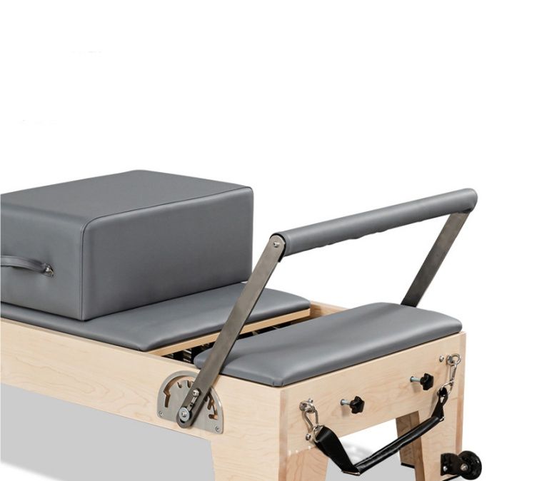 Studio Pilates Maple Reformer mit Halbfield