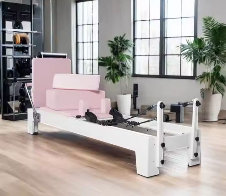 Weiß gestrichene Eiche Pink Pilates Ausrüstung