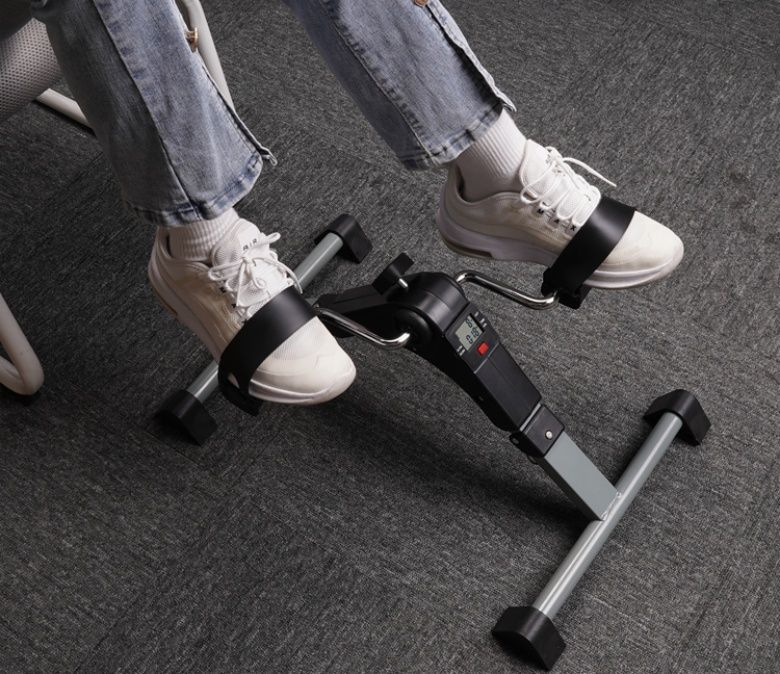 Unter dem Schreibtisch faltbare Mini Aerobic Stepper Pedal Training Physical Therapy Spinning Bike mit LCD -Display -Training