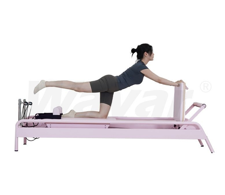 Neuer Pilates-Reformer Aus Rosa Stahl mit eingebauter Fußstange