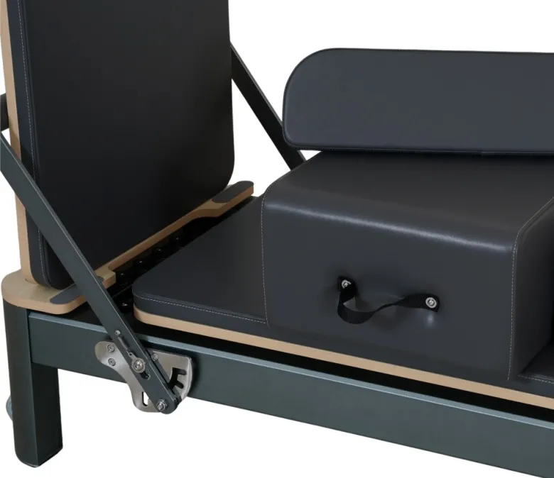 Anodierter Gunmetal Grey Pilates Reformer 4.0