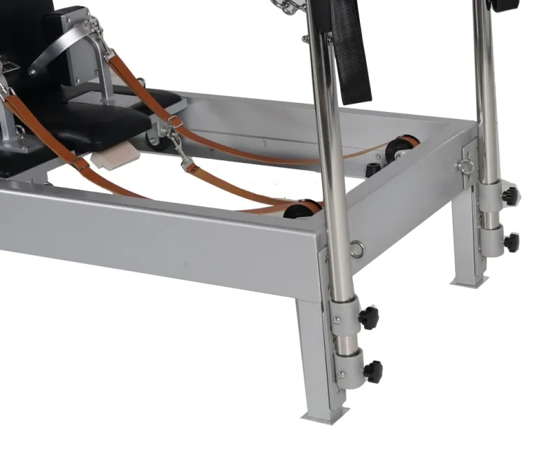Klassischer Pilates -Reformer mit Turm