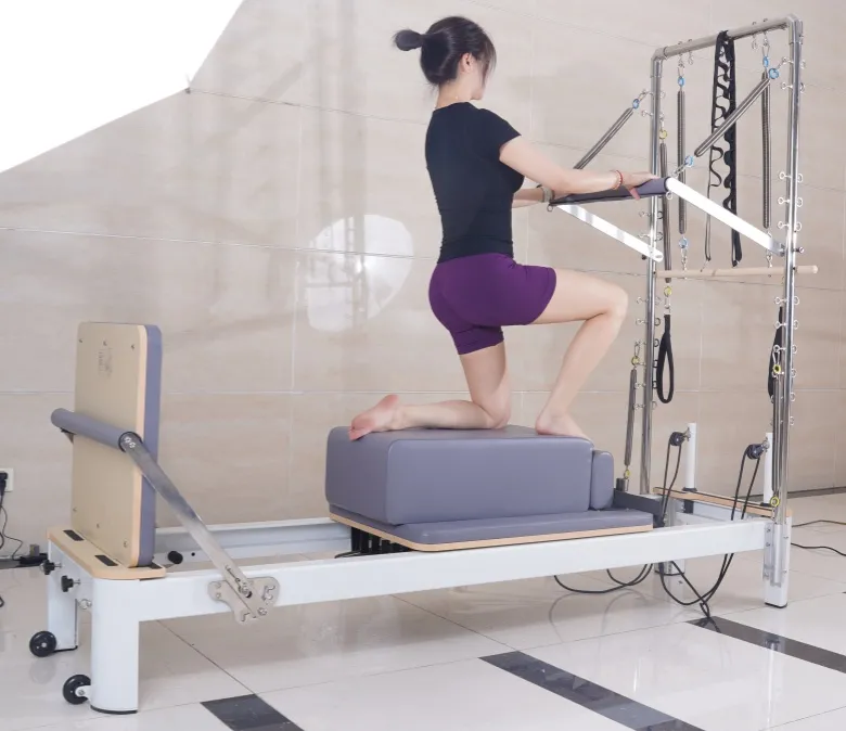 Studio-Pilates-Reformer aus Aluminiumlegierung mit Turm