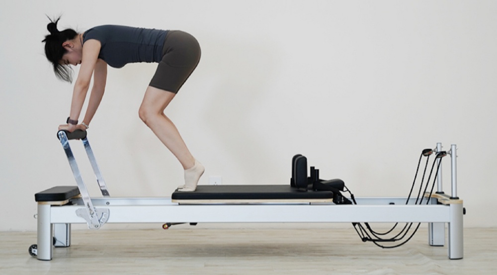 Anodierter Gunmetal Grey Pilates Reformer 4.0 Anodierter Gunmetal Grey Pilates Reformer 4.0